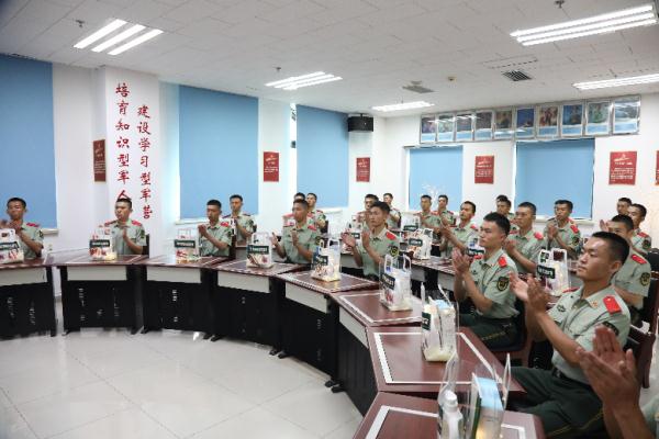 武警北京总队某中队：新兵下连翻开军旅新篇章