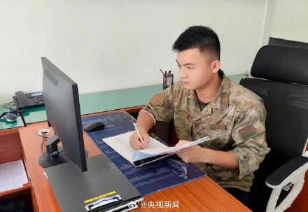 25名战士救灾一线收到军校通知书