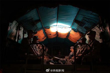 25名战士救灾一线收到军校通知书