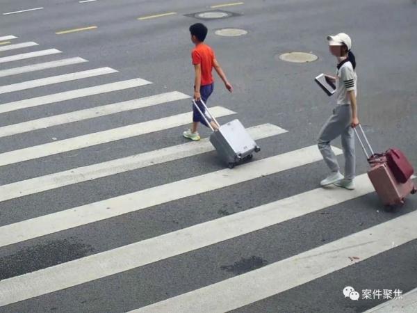 爸爸取消旅游计划，俩娃离家出走：父母都该说话算话