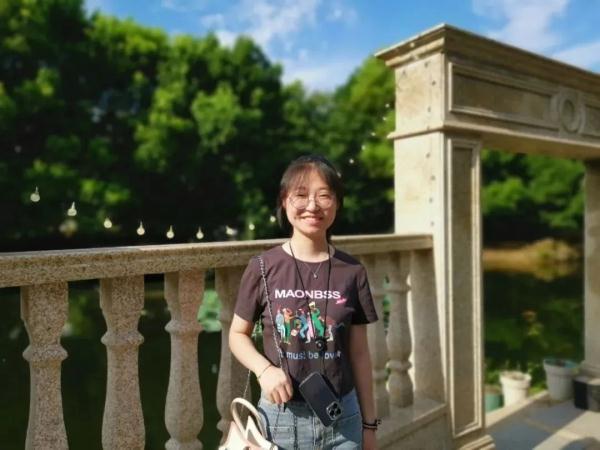 凉菜摊主女儿考上清华，父母怎么教育的