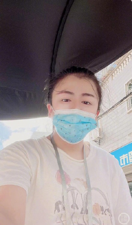 在“是男还是女”困境挣扎33年的罕见病患者:我只想做个正常人 在“是男还是女”困境挣扎33年的罕见病患者:我只想做个正常人