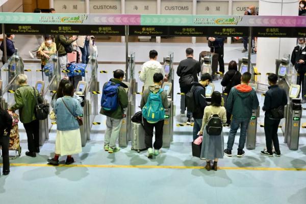 便利“澳车北上”“港车北上”,推出新措施→ 便利“澳车北上”“港车北上”,推出新措施→