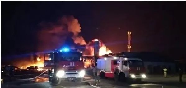 俄罗斯一加油站爆炸已致30人遇难,102人受伤 俄罗斯一加油站爆炸已致30人遇难,102人受伤