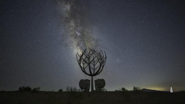 看!英仙座流星雨绝美瞬间 看!英仙座流星雨绝美瞬间