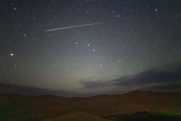 看!英仙座流星雨绝美瞬间 看!英仙座流星雨绝美瞬间