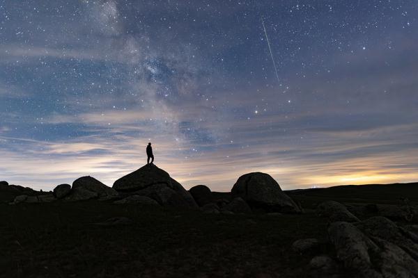 看!英仙座流星雨绝美瞬间 看!英仙座流星雨绝美瞬间