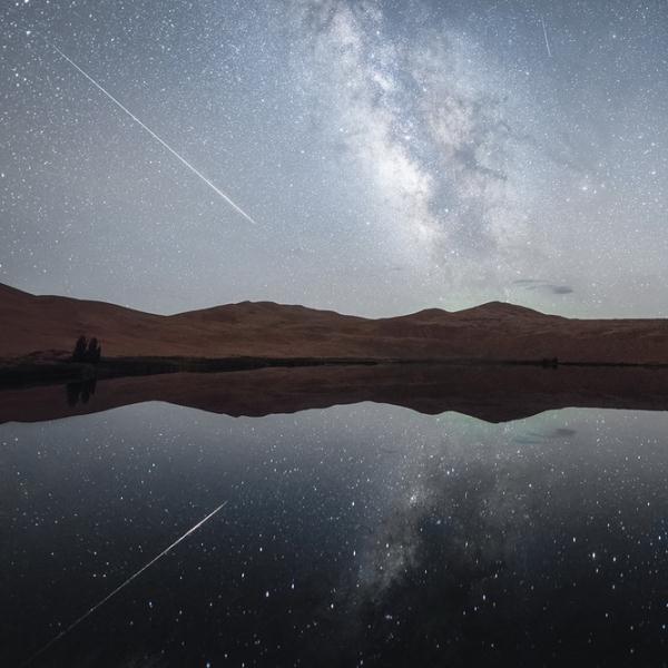 看!英仙座流星雨绝美瞬间 看!英仙座流星雨绝美瞬间