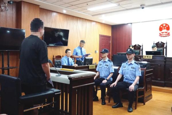 追星女孩一个举动,妈妈卡里的45万被转走了…… 追星女孩一个举动,妈妈卡里的45万被转走了……