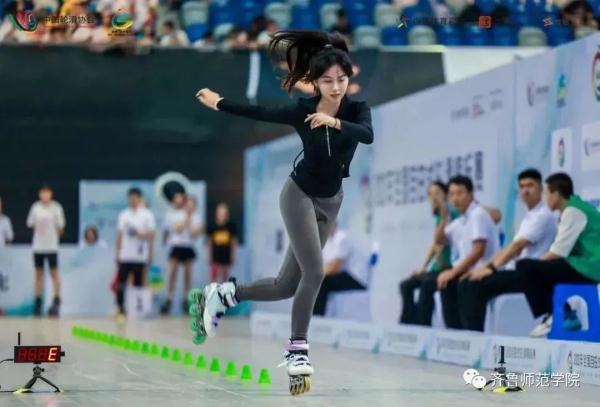 轮滑女孩身着“飞天彩衣”夺冠！网友：太仙了