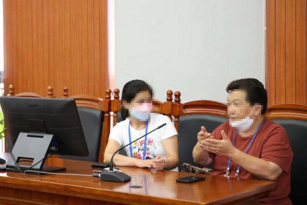 18岁聋哑妈妈将新生儿“送”人,11年后监护人该是谁?“无声”庭审一槌定音 18岁聋哑妈妈将新生儿“送”人,11年后监护人该是谁?“无声”庭审一槌定音