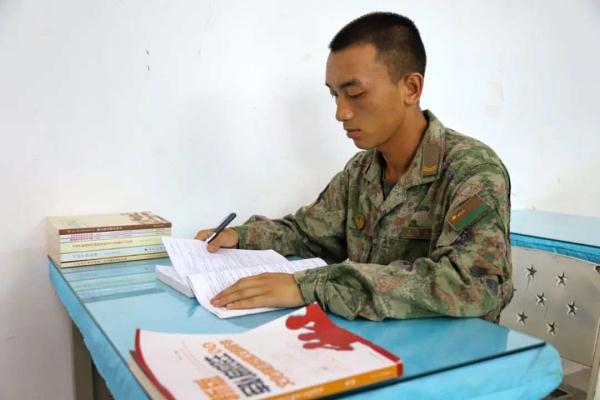 42名战士圆梦军校，送喜报仪式感爆棚！