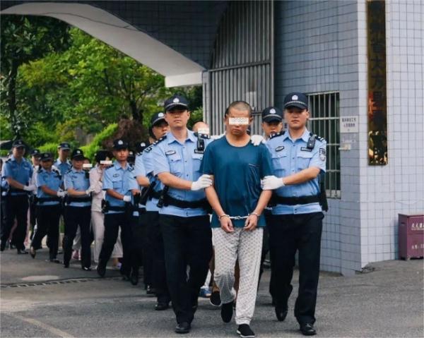 40余人偷渡到缅甸电诈案二审:涉案上千万,最高获刑19年 40余人偷渡到缅甸电诈案二审:涉案上千万,最高获刑19年