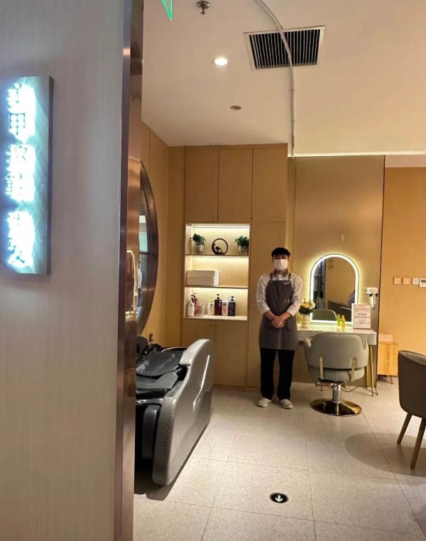 海底捞可以洗头发了? 门店:20分钟一位,网友:卷但心动 海底捞可以洗头发了? 门店:20分钟一位,网友:卷但心动