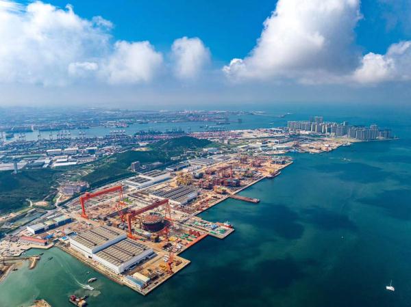 亚洲首艘圆筒型浮式生产储卸油装置船体建造完工