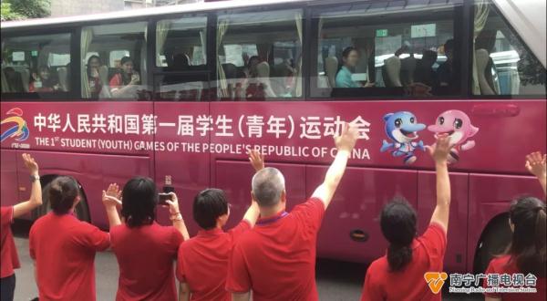 离邕前,中国香港队送来一封手写信→ 离邕前,中国香港队送来一封手写信→