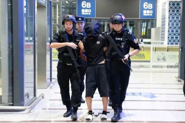 不懈追凶,32年前的这起命案破了! 不懈追凶,32年前的这起命案破了!