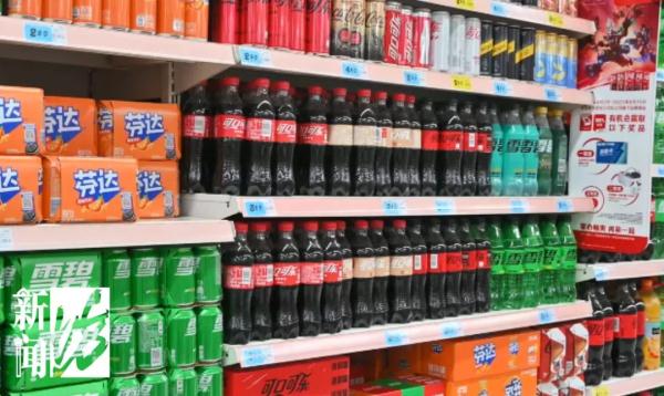 上海也有含糖饮料提示了？“红橙绿”标识走进超市，有些饮料200ml下肚就超标！