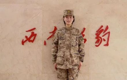 这个女兵，体能“特三级”，还考上了国防科大