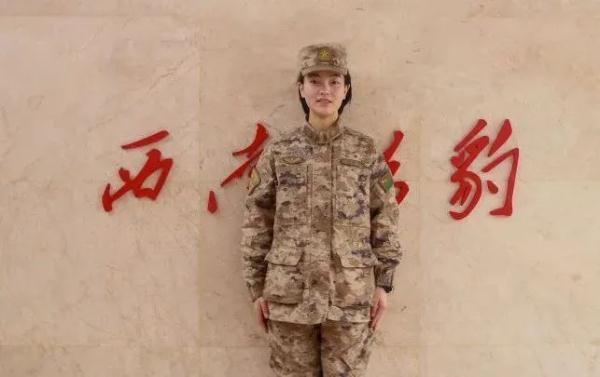 这个女兵，体能“特三级”，还考上了国防科大
