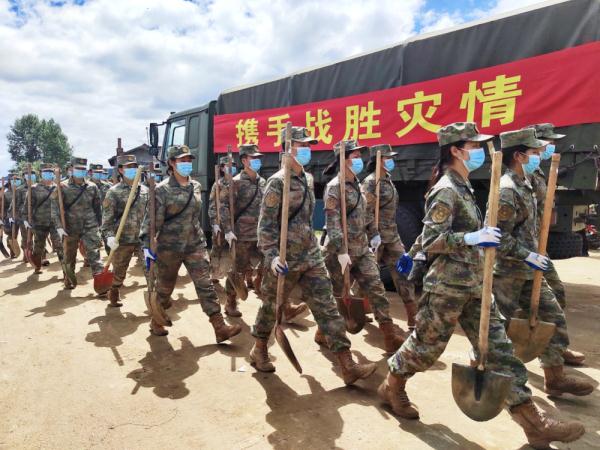 一颗初心滚烫 两次请令出征——特战女兵李梦洁的抗洪故事