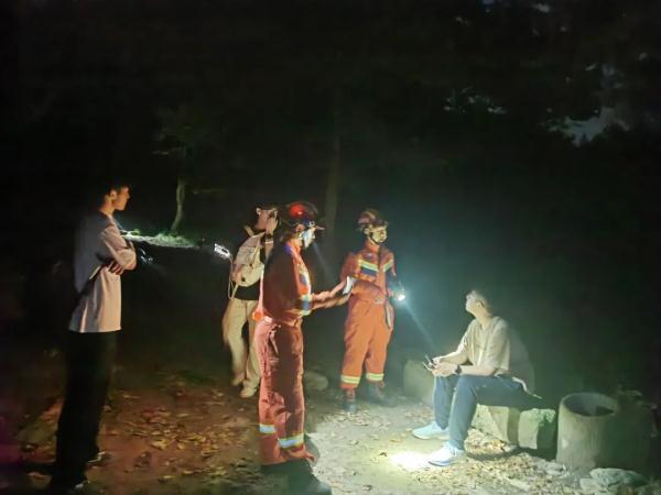 事发庐山！母女买冰淇淋被导航误引入悬崖边