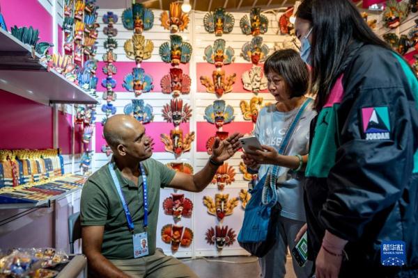 新华全媒+丨南博会上的异域风情