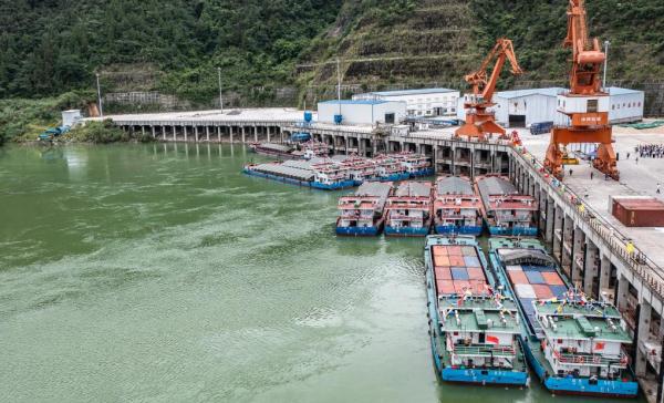 高原“黄金水道”复航记 高原“黄金水道”复航记