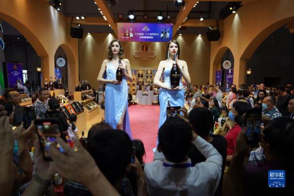 新华全媒+丨南博会上的异域风情