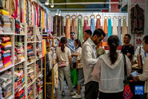 新华全媒+丨南博会上的异域风情