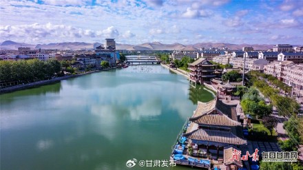 敦煌：夏去秋来风景异 雨后党河胜江南