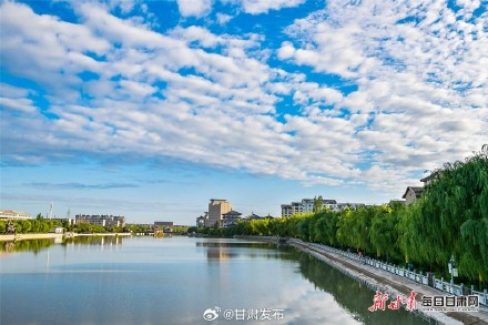 敦煌：夏去秋来风景异 雨后党河胜江南