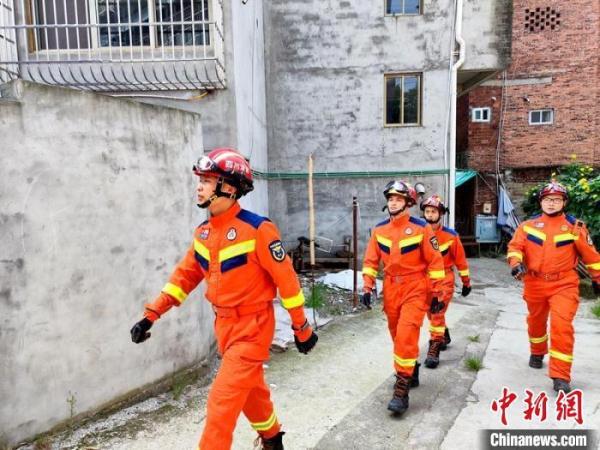 四川内江4.0级地震：个别房屋出现裂缝 暂无人员伤亡报告