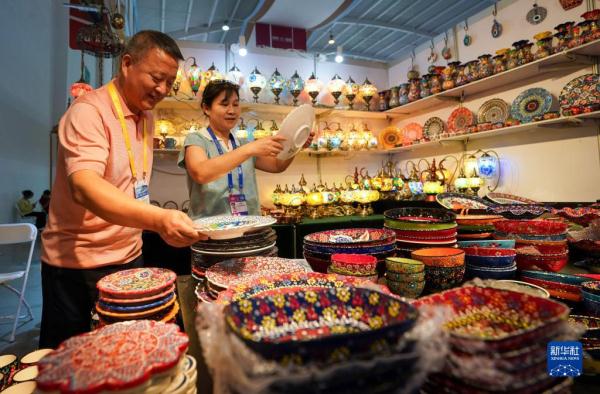 新华全媒+丨南博会上的异域风情