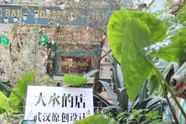 武汉这些小店爆火，一大早就有人排队！