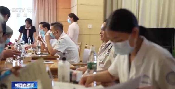 义诊、技能比赛……各地举行活动迎接医师节