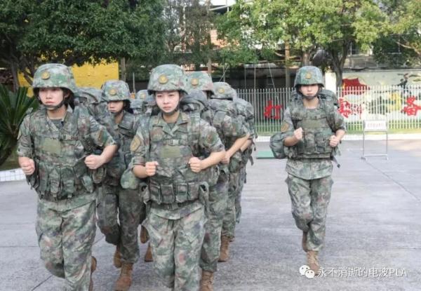 这个女兵真牛！以696.85分考上军医大学