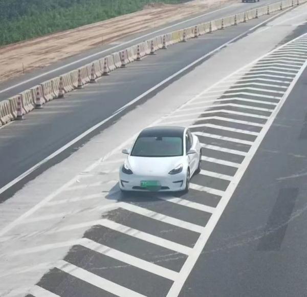 18分400元！这位司机在高速上干了啥？