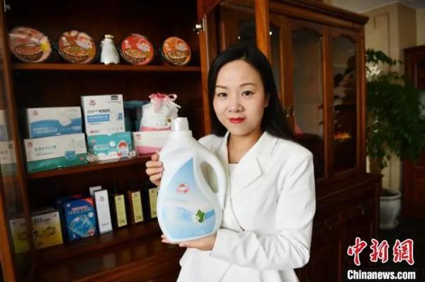 霸气！航行遇越南渔船偷捕，她用三国语言霸气驱离