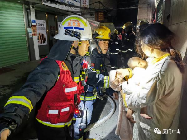 拜佛惹“火”烧家！厦门一出租房连夜疏散35人