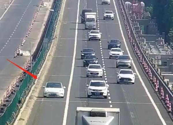 18分400元！这位司机在高速上干了啥？