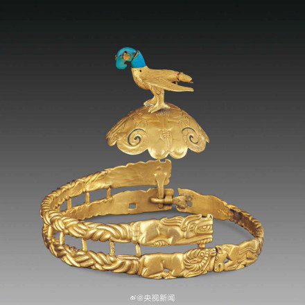 古代绝美金冠戴上还会动 古代绝美金冠戴上还会动