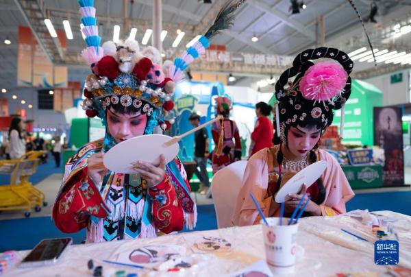 南博会上掀起云南最炫民族风 南博会上掀起云南最炫民族风