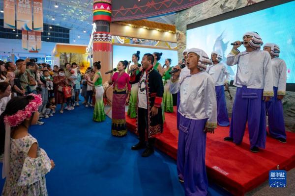 南博会上掀起云南最炫民族风 南博会上掀起云南最炫民族风