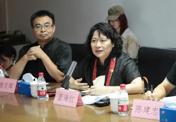 圈粉无数,一票难求!这个深圳舞剧为何这么火? 圈粉无数,一票难求!这个深圳舞剧为何这么火?