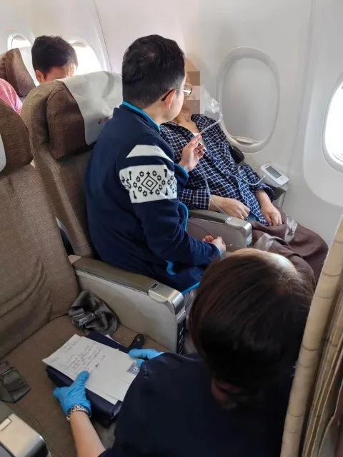 紧急备降长沙！上海飞丽江航班旅客突发疾病，医生“高空急救”
