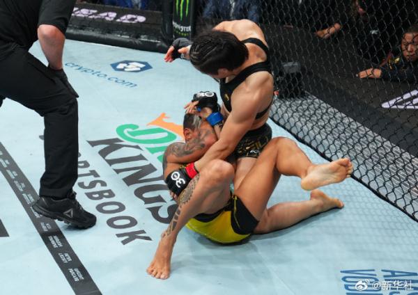 火“丽”全开!全面碾压!张伟丽蝉联金腰带! 火“丽”全开!全面碾压!张伟丽蝉联金腰带!