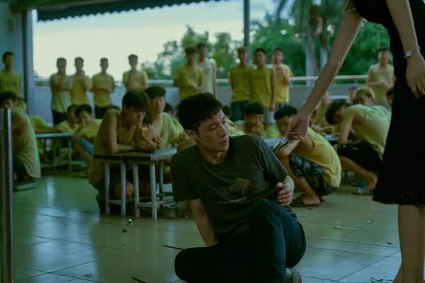 河南一男子被拐到缅甸做诈骗，母亲：没业绩被电击棍打