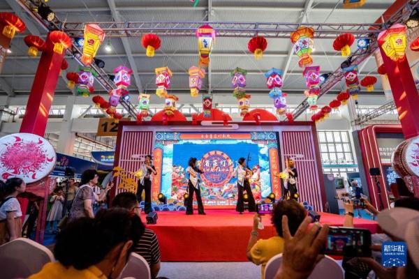 南博会上掀起云南最炫民族风 南博会上掀起云南最炫民族风