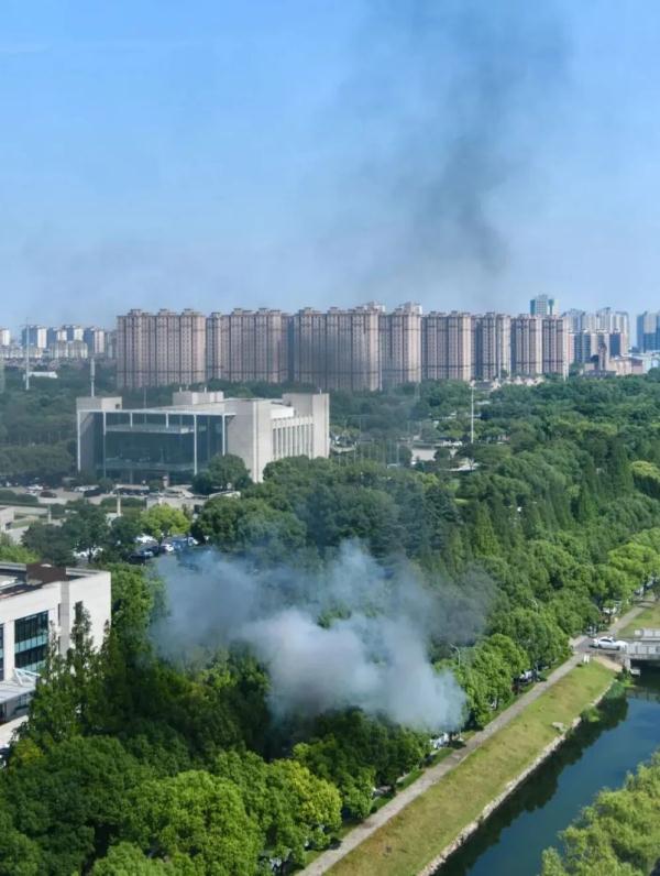 突发！南京一公交行驶中起火致2死5伤，“罪魁祸首”又是它！